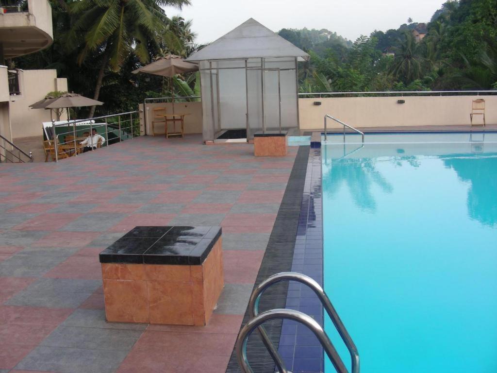 Devon Hotel Kandy Exterior photo