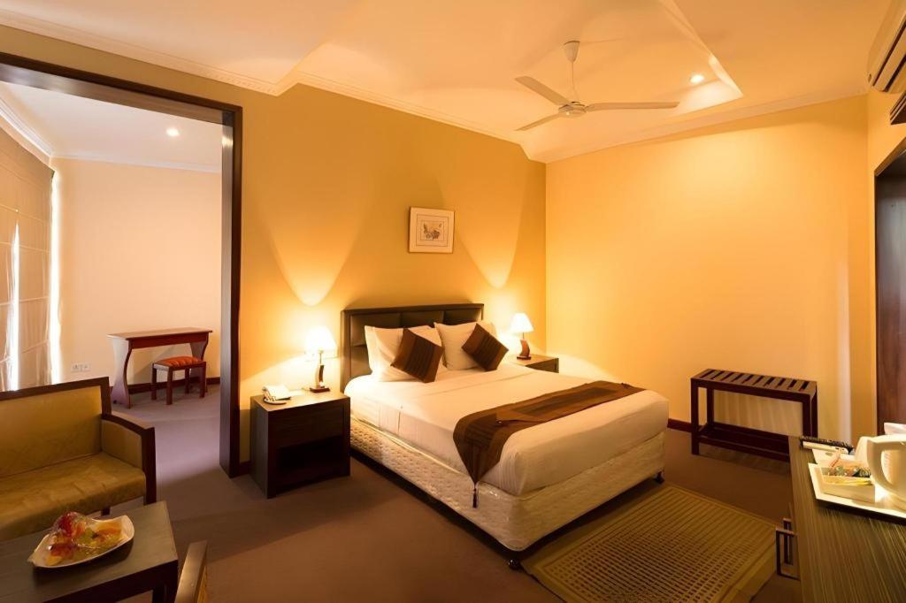 Devon Hotel Kandy Exterior photo