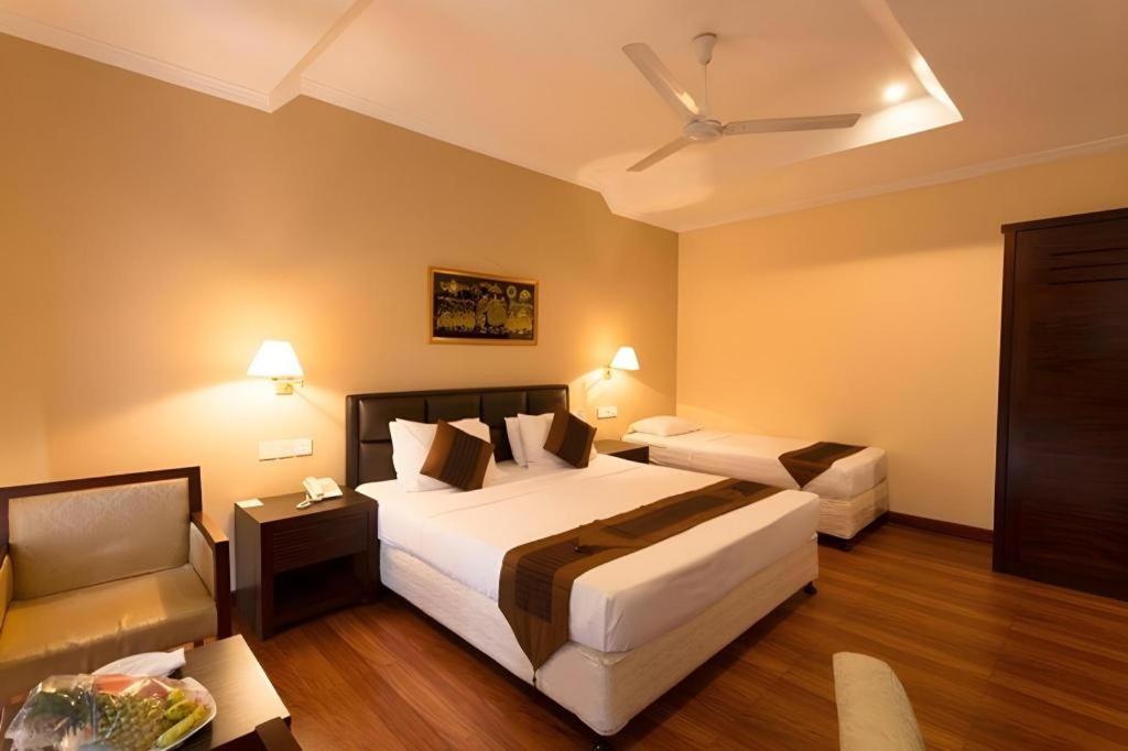 Devon Hotel Kandy Exterior photo