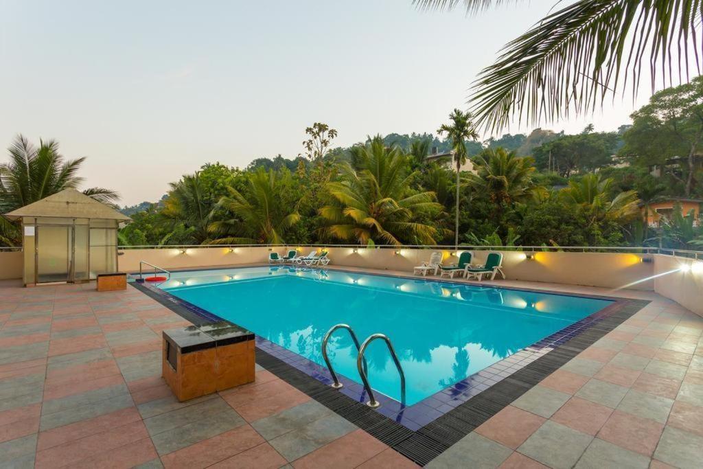 Devon Hotel Kandy Exterior photo